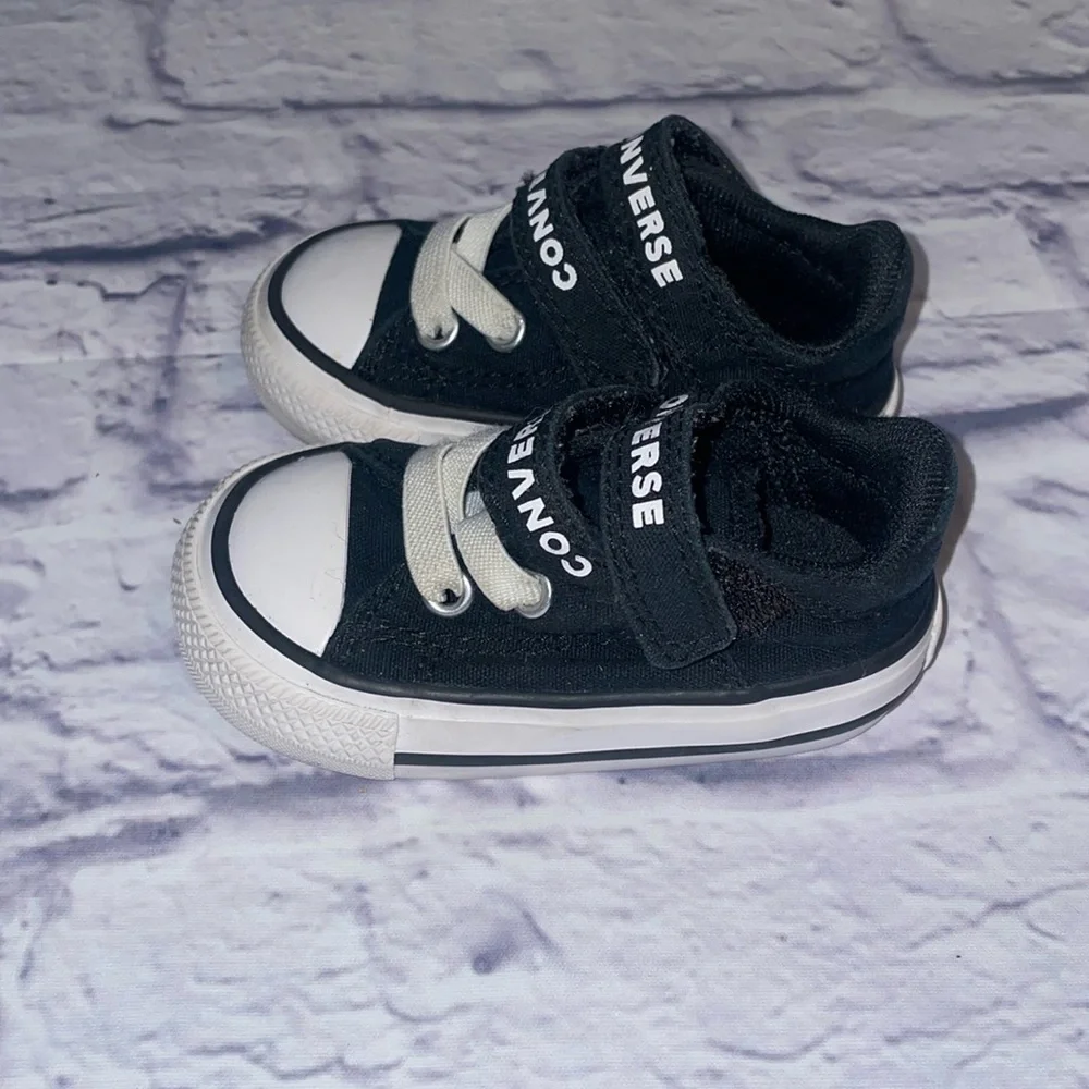 Converse Chuck Taylor Double Velcro - Size 3